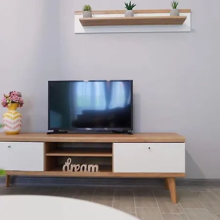 Alezzi Breeze Escape Apartment